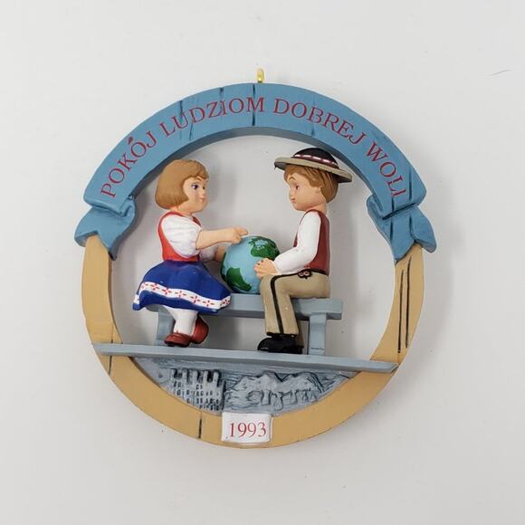 1993 Hallmark Peace on Earth - Poland Handcrafted Keepsake Holiday Ornament - Picture 4 of 5